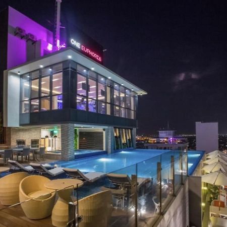 One Euphoria Apartment Angeles Exterior photo